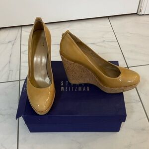 Stuart Weitzman Beige Patent Cork Wedges Pumps